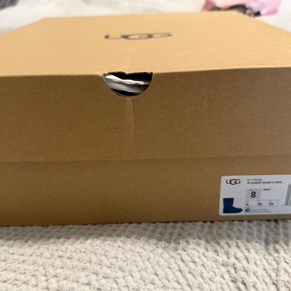 Authentic Rare Blue Velvet Uggs Women’s Sz 8 - Picture 8 of 8